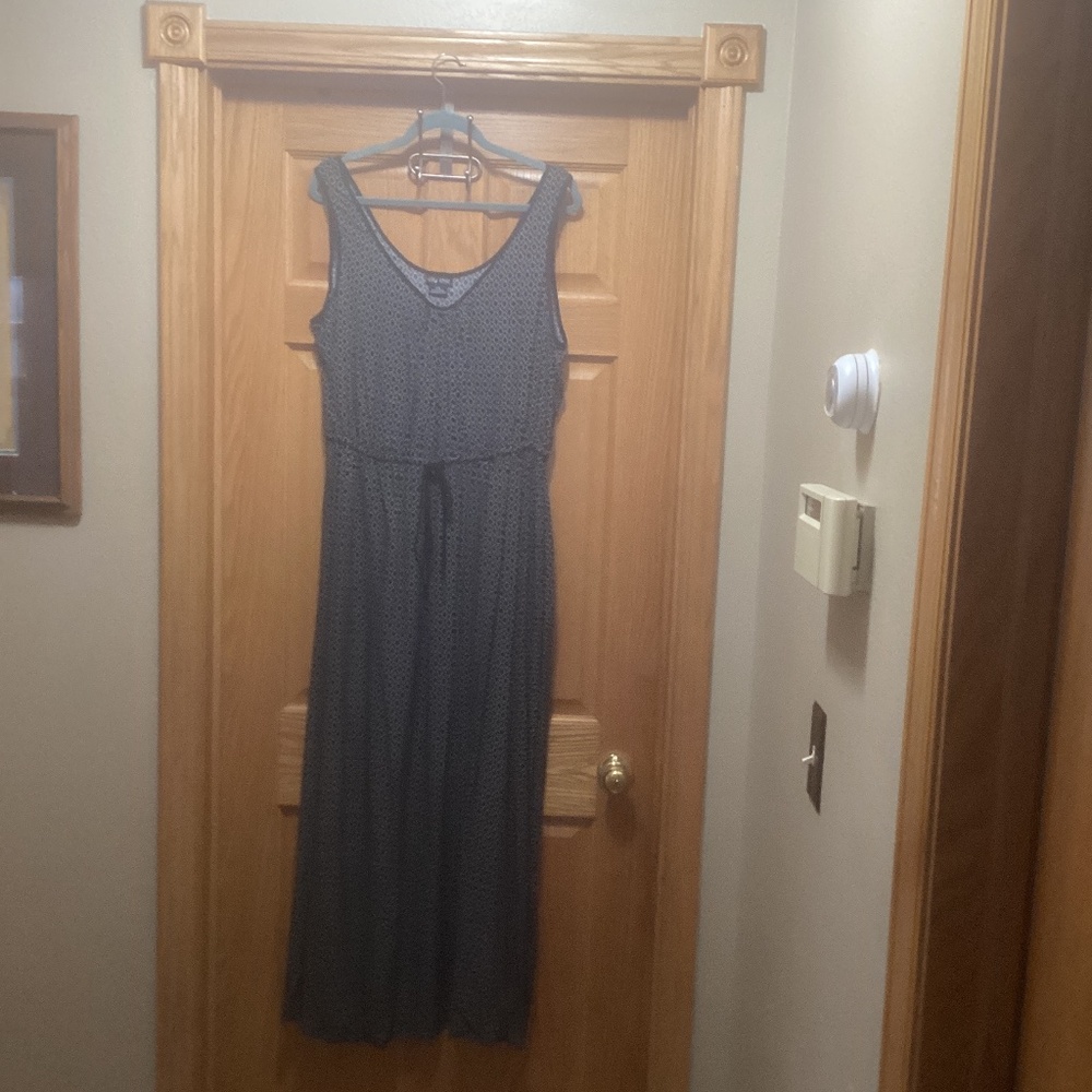 Black and gray long sleeveless dress
